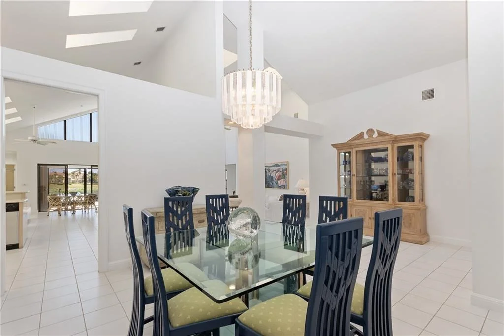 Photo of 6933 SE Harbor Circle