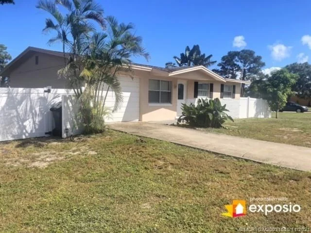 Photo of 1645 SE Dixie Highway