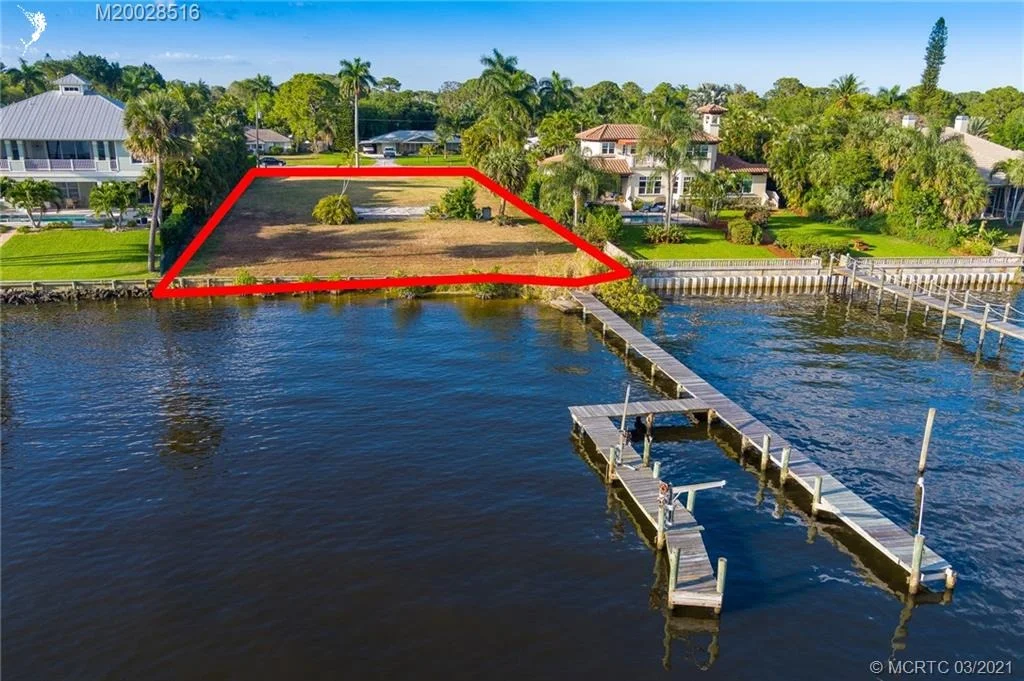 Photo of 641 NW Sunset Drive