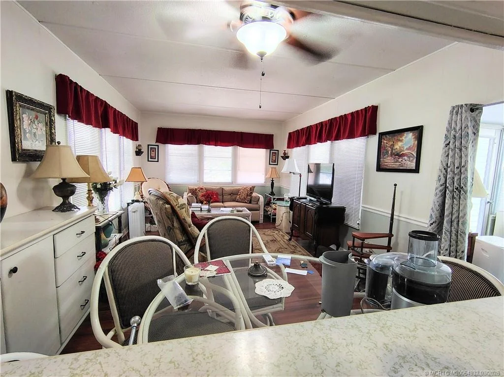 Photo of 2465 SE Penny Lane