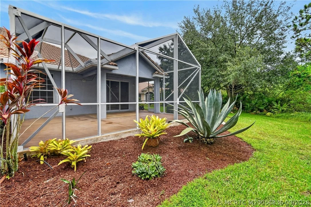 Photo of 480 NW Red Pine Way