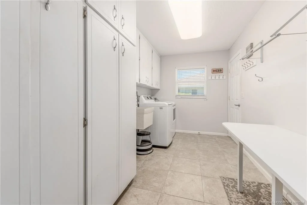 Photo of 4273 SE Fairway E