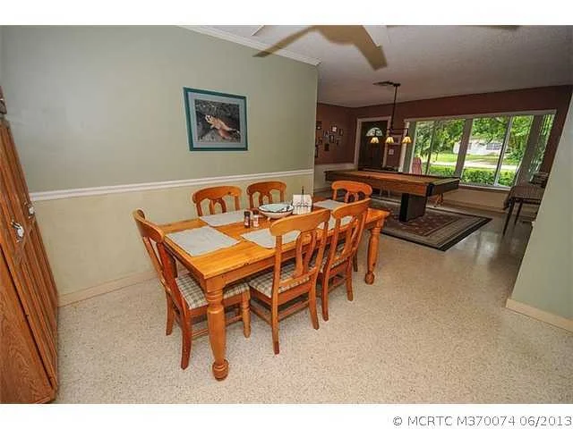 Photo of 803 SE Dolphin Drive