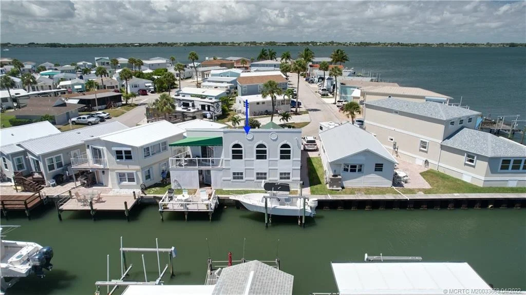 Photo of 16 Nettles Boulevard