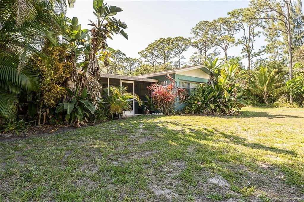 Photo of 6239 SE Lake Circle Drive
