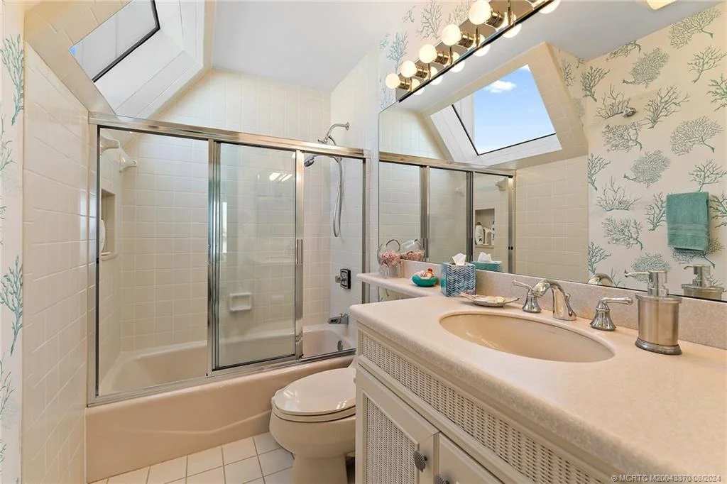 Photo of 777 SE MacArthur Boulevard