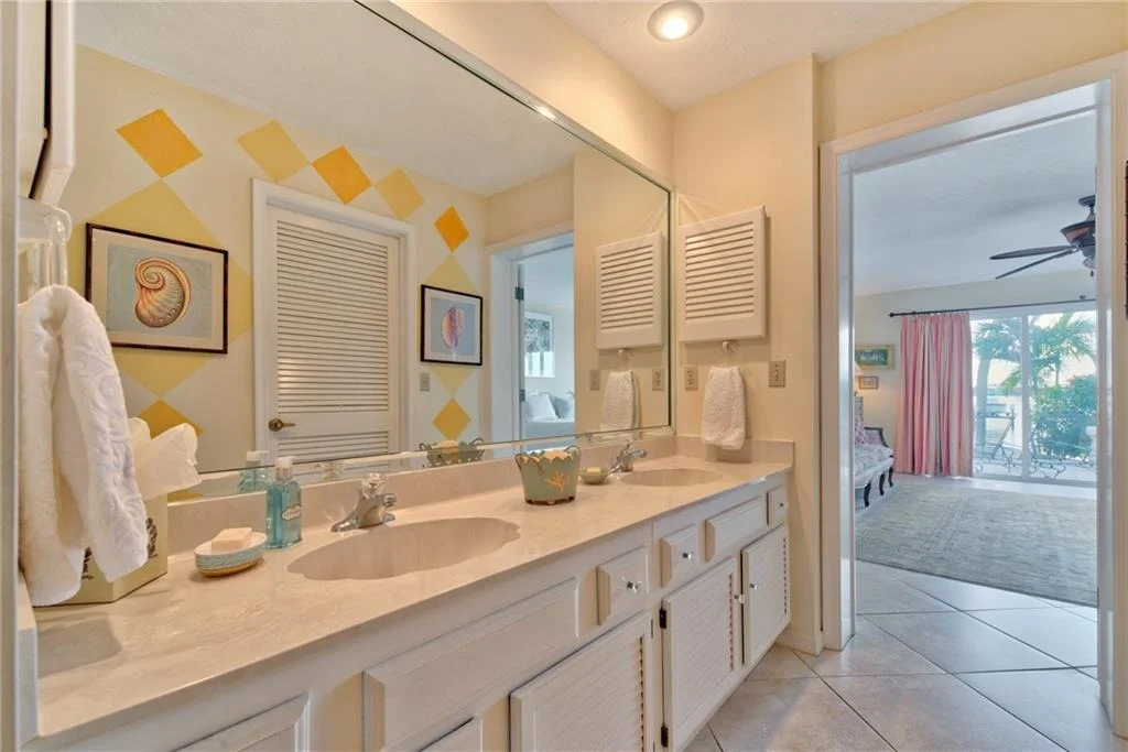 Photo of 611 NW Sunset Drive