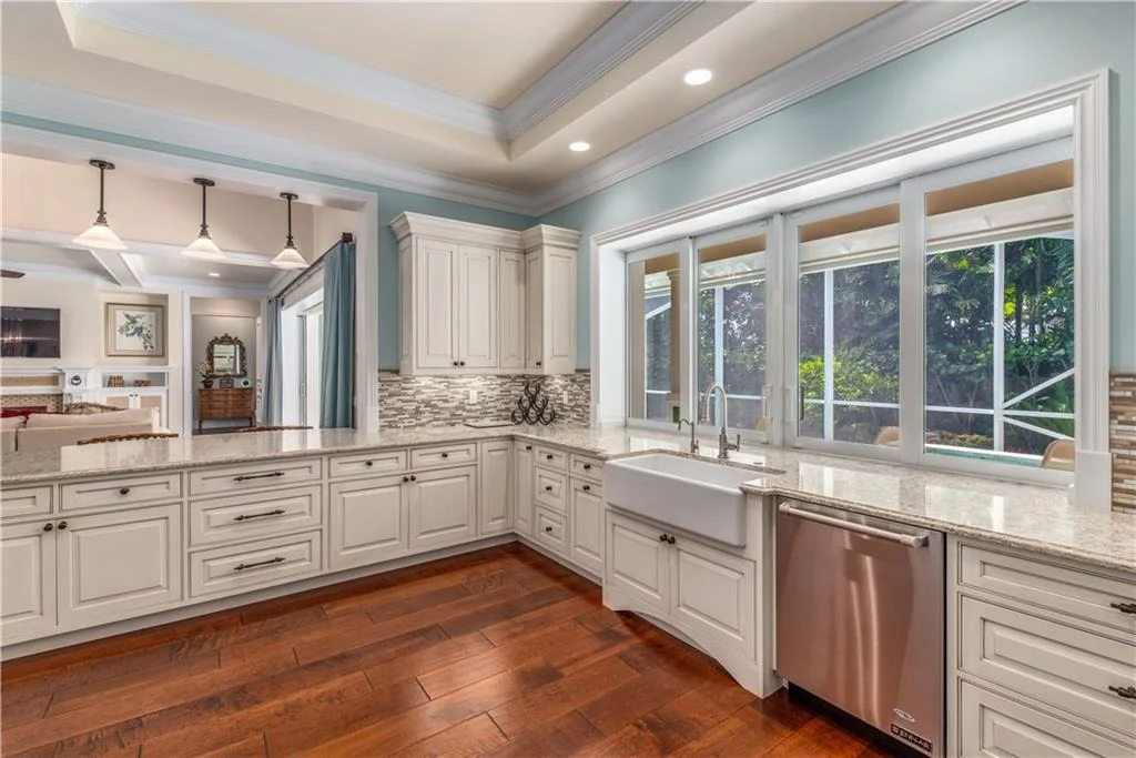 Photo of 920 SE Riverside Drive