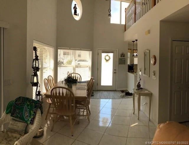 Photo of 877 Nettles Boulevard