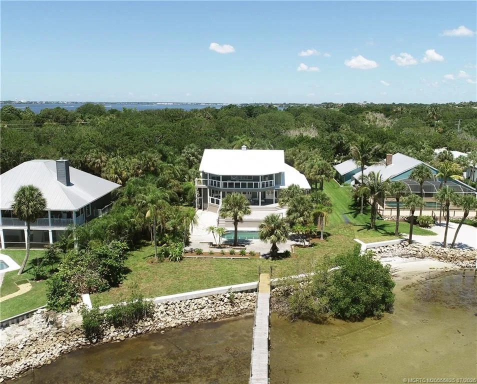 Photo of 114 N Sewalls Point Road