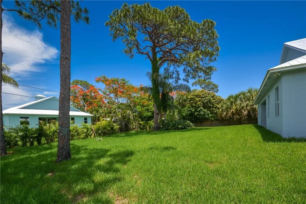 Photo of 2035 NW Fork Road