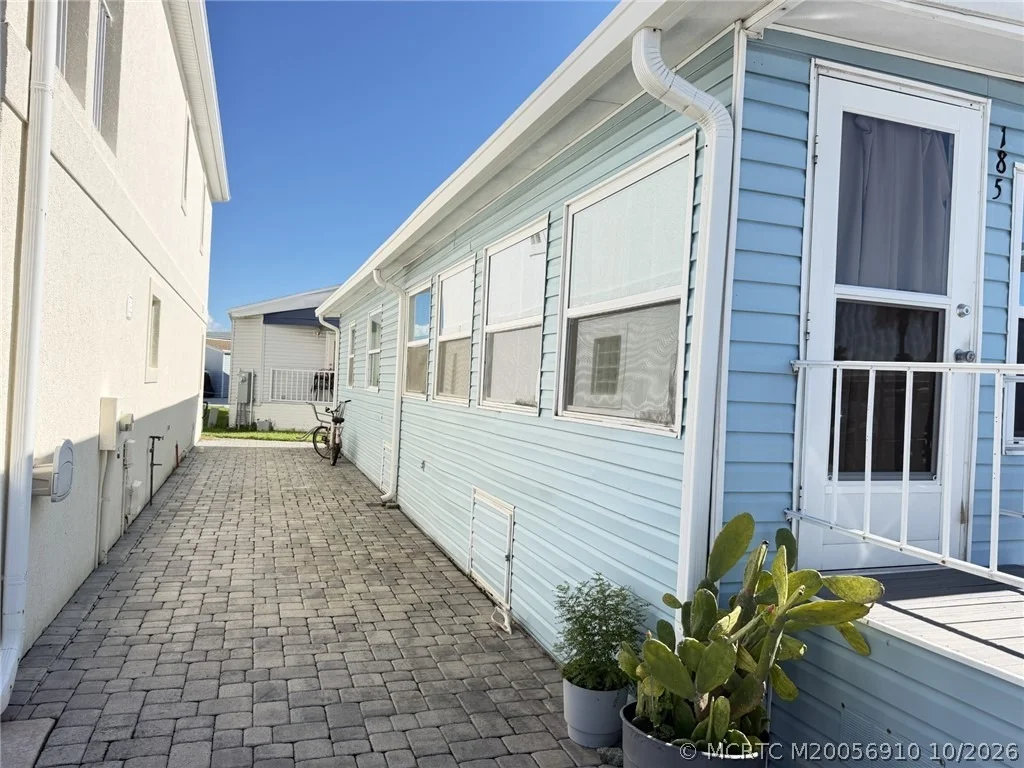 Photo of 185 Nettles Boulevard