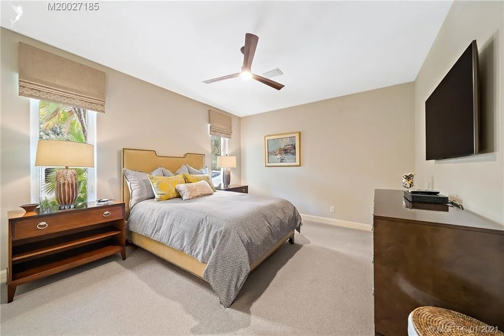 Photo of 31 NE Lofting Way