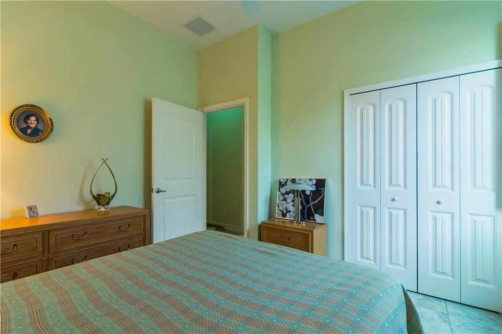 Photo of 2430 NW Hummingbird Circle