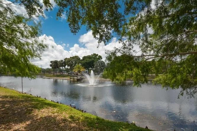 Photo of 403 SE Coconut Avenue