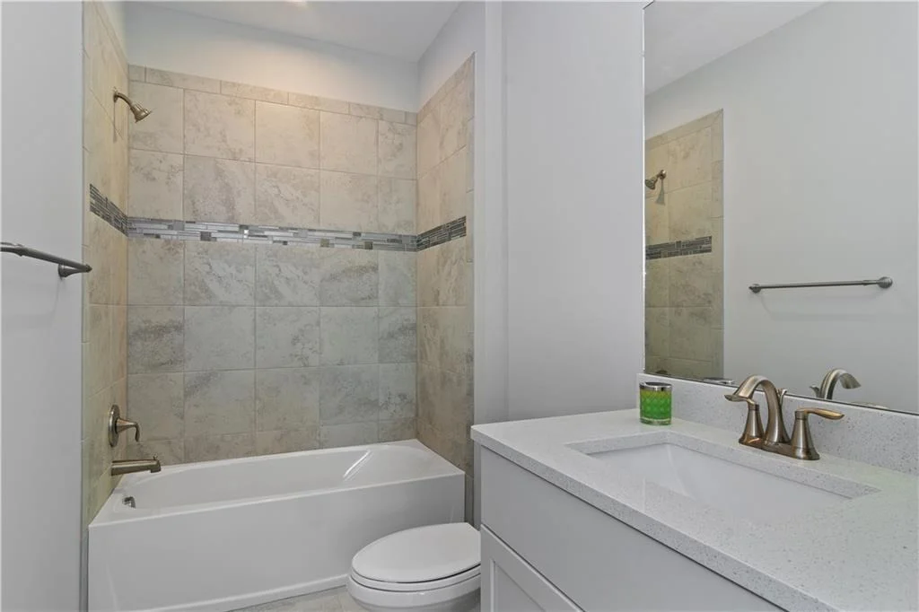 Photo of 2525 NE Evinrude Circle