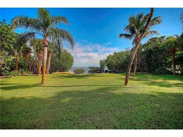 Photo of 62 S Sewalls Point Road