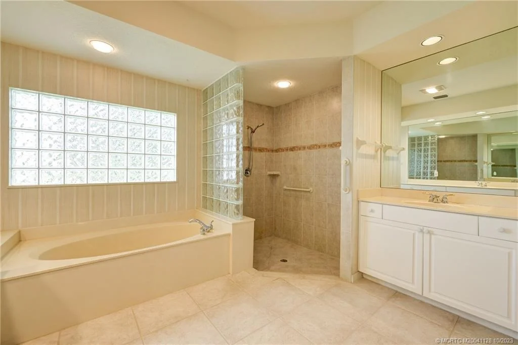 Photo of 9 Oakwood Drive