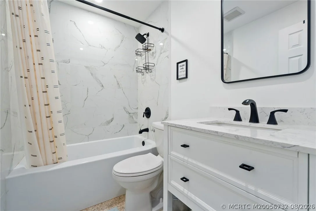 Photo of 30 SW Hideaway Place