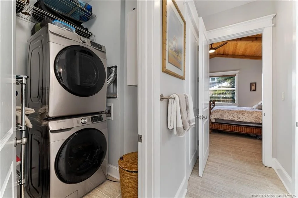 Photo of 1002 SE Riverside Drive