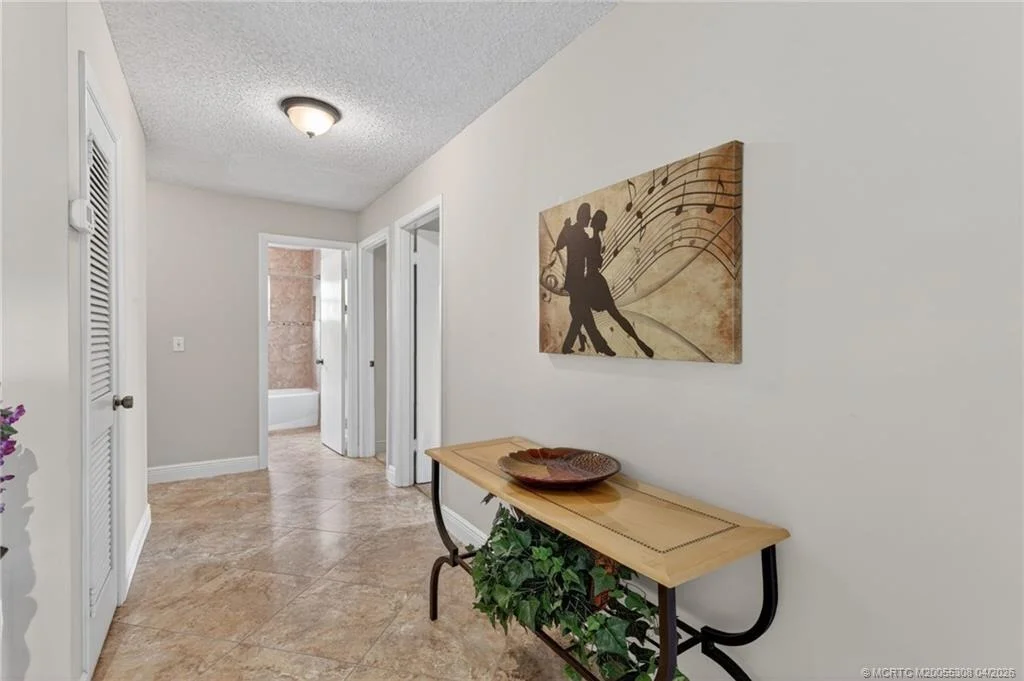Photo of 330 SW Winnachee Drive