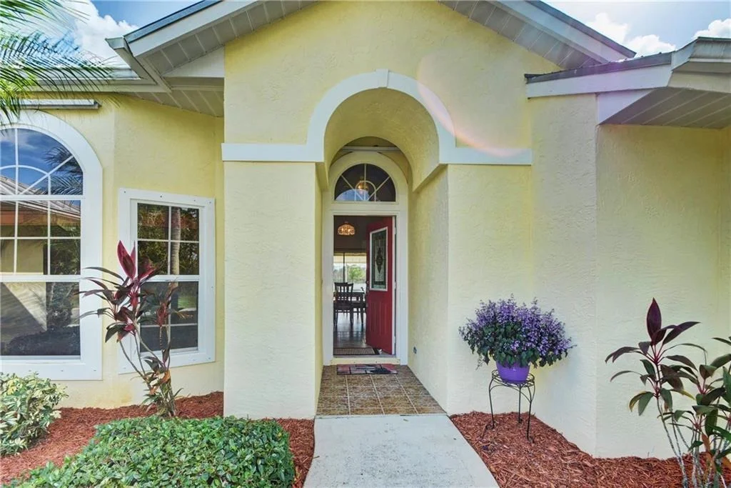 Photo of 864 SE Waterside Way