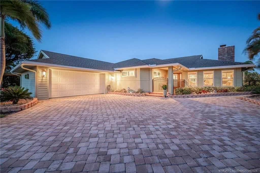 Photo of 4020 SE Whiticar Way