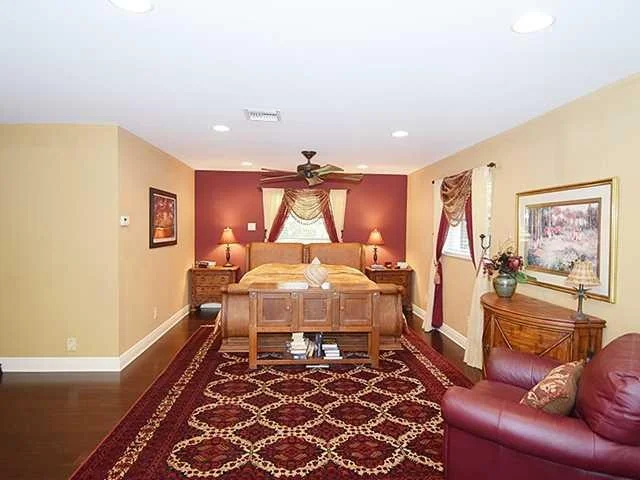 Photo of 902 NW SUNSET Terrace