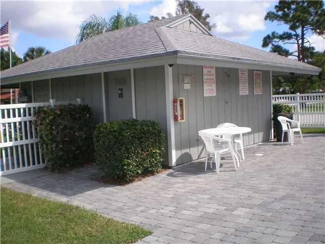Photo of 3163 SE Quanset Circle