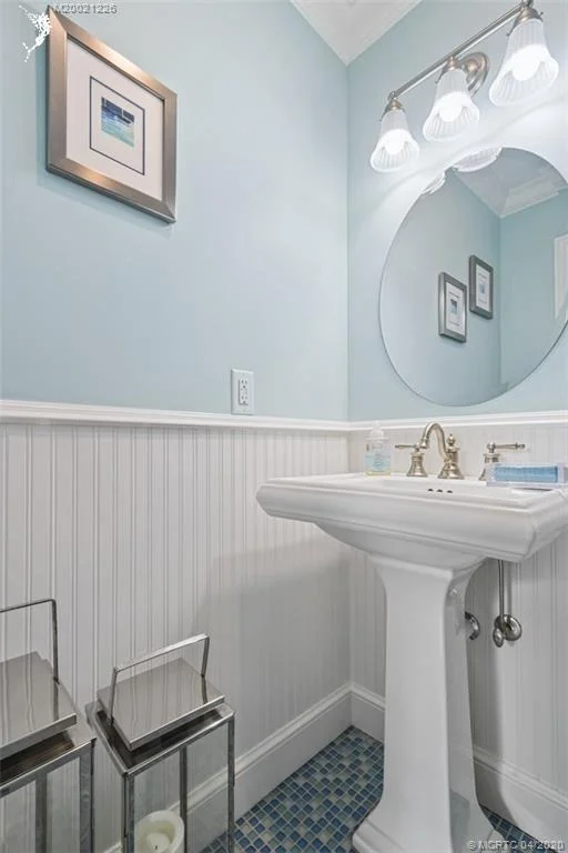 Photo of 1401 SE Riverside Drive