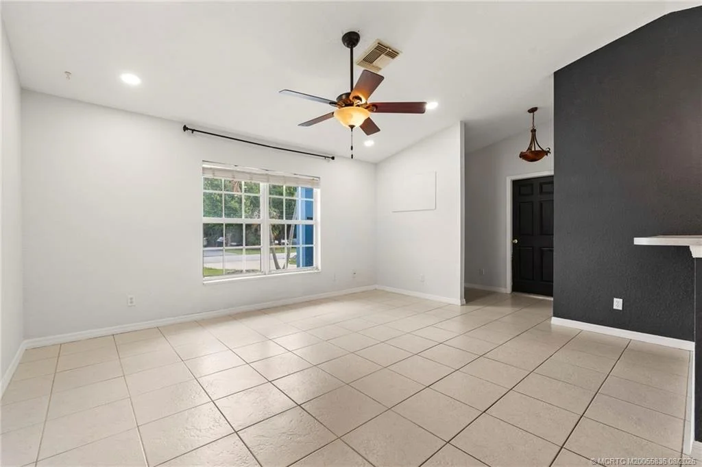 Photo of 984 NW 16th Place