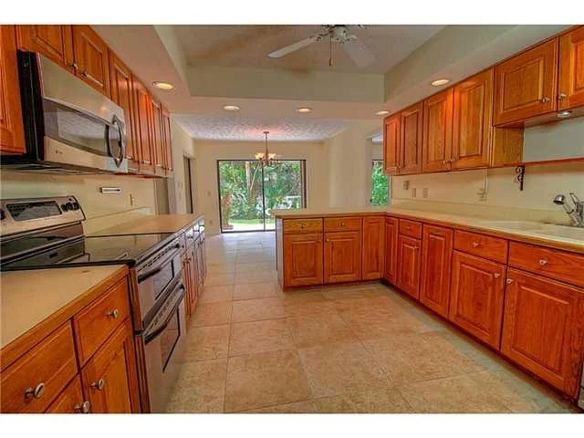 Photo of 176 S River Road