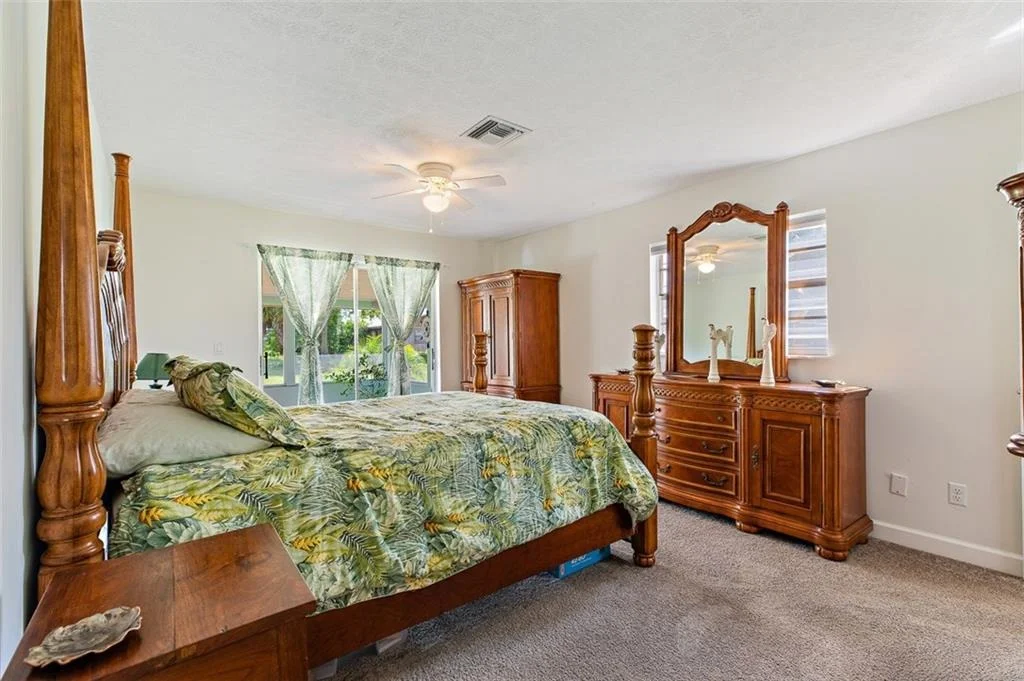 Photo of 6489 SE Lake Circle