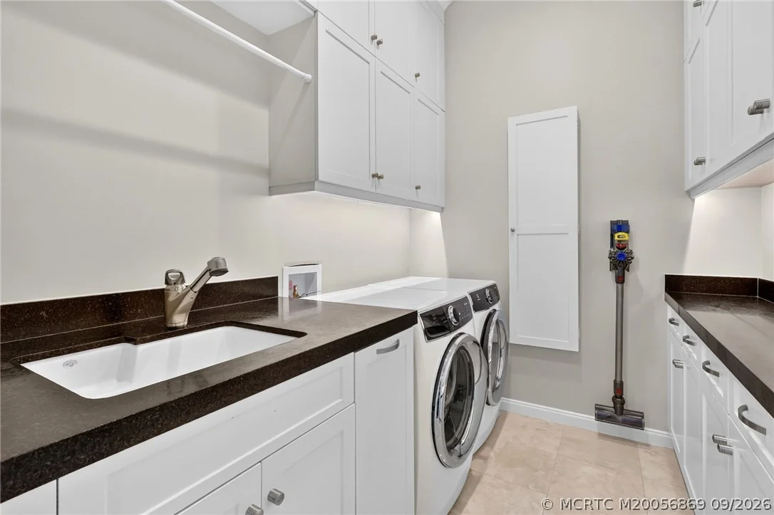 Photo of 7037 SE Harbor Circle