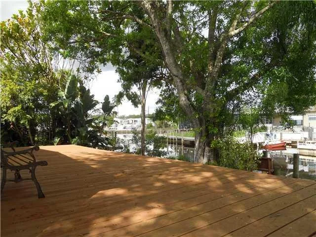 Photo of 151 SE Paradise Place