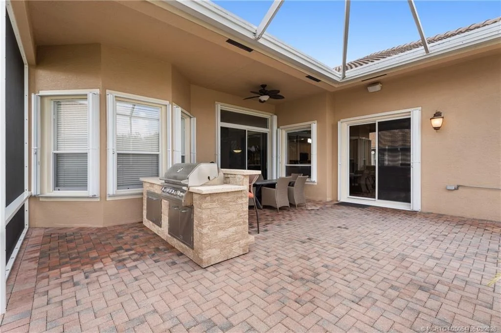 Photo of 758 SW Blue Stem Way