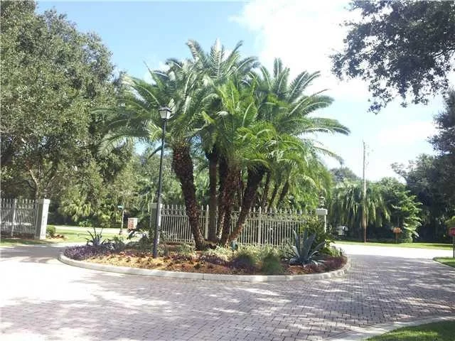 Photo of 6 OAK HILL Way