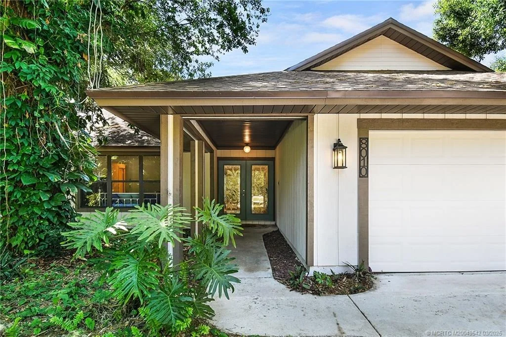 Photo of 8010 SE River Lane