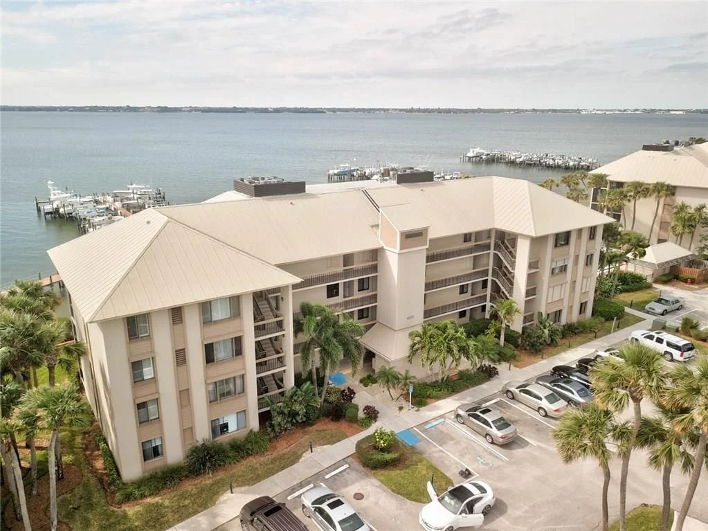 Photo of Unit 303 at 4620 NE Sandpebble Trace