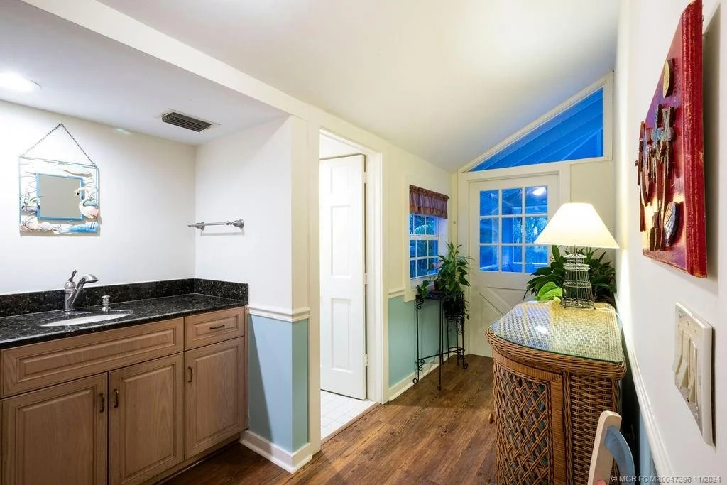Photo of 535 SW Siesta Way