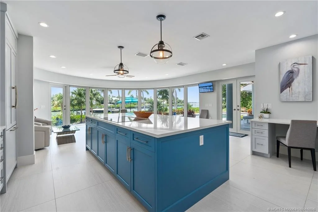 Photo of 6460 SE Harbor Circle