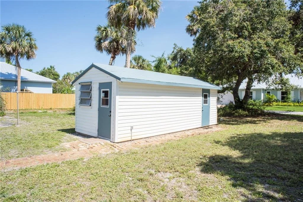 Photo of 547 SW Halpatiokee Street SW