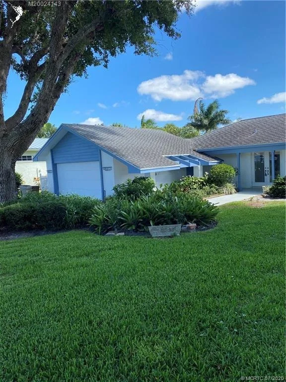 Photo of 1500 NW Lakeside Trail
