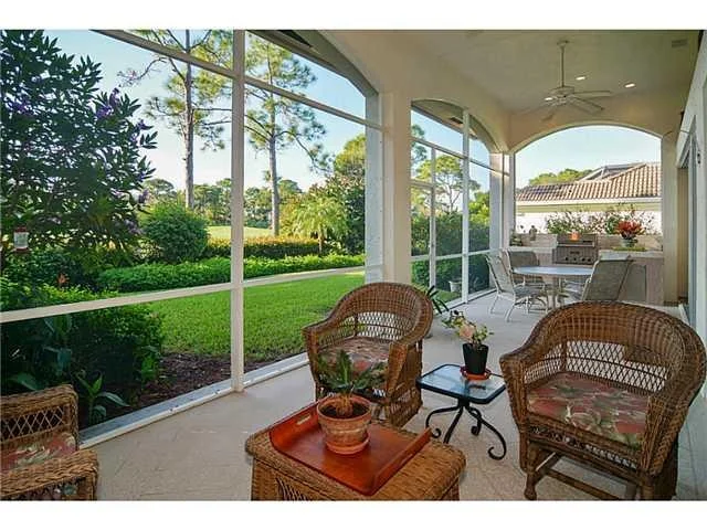 Photo of 1572 SE Cypress Glen Way
