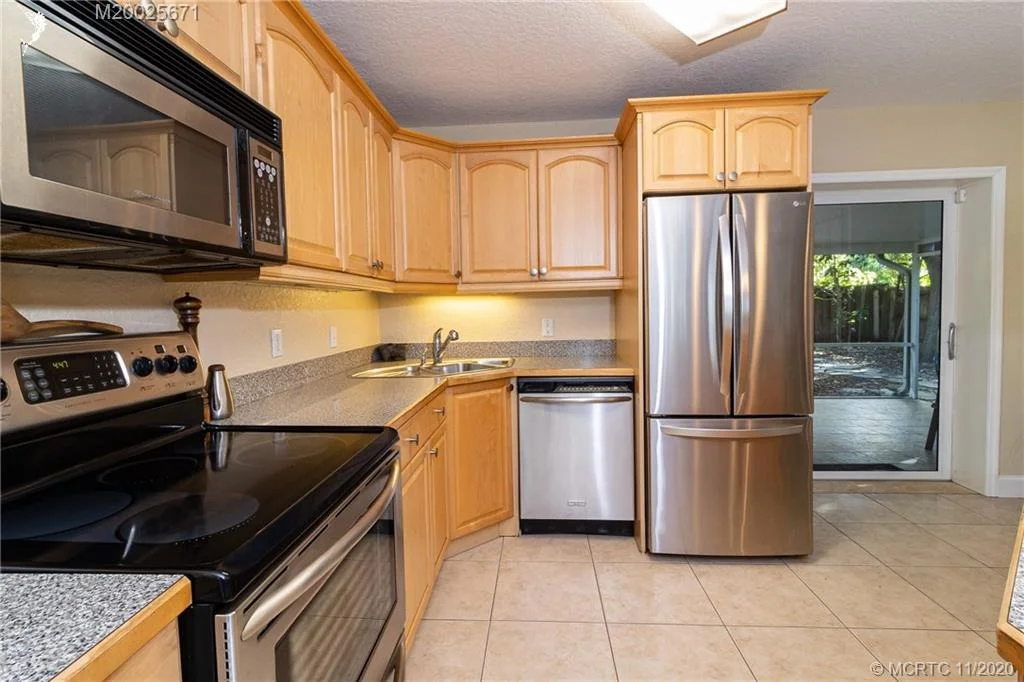 Photo of 509 SW North Riverpoint Drive