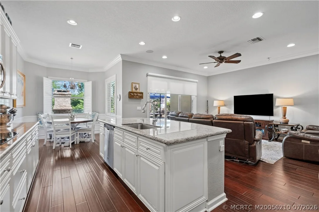 Photo of 1063 SW Triste Way
