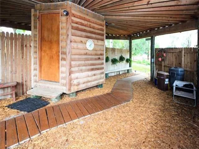 Photo of 565 SW Rustic Circle