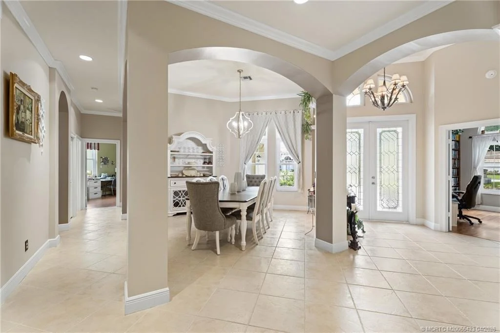 Photo of 917 SW Blue Stem Way