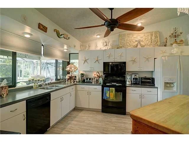 Photo of 4221 SE Rainbows End