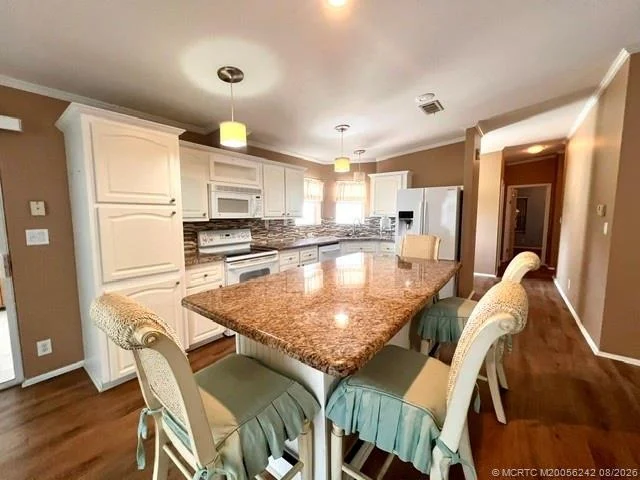 Photo of 4090 5th Avenue
